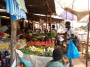 Togo/COVID-19: L’ATJ2E offre un lot de matériels aux femmes du marché de Massalassi (Adidogomé)