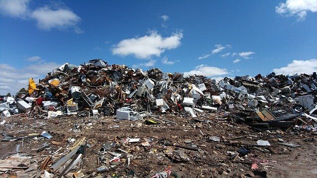 scrapyard-2441432_640